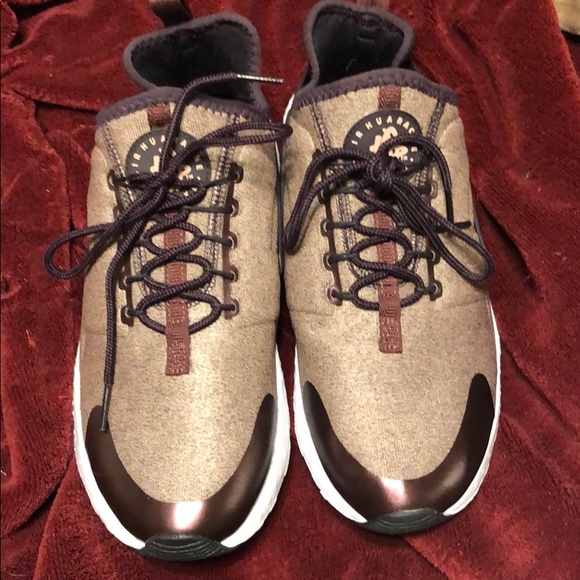 Women’s huaraches - Picture 1 of 2